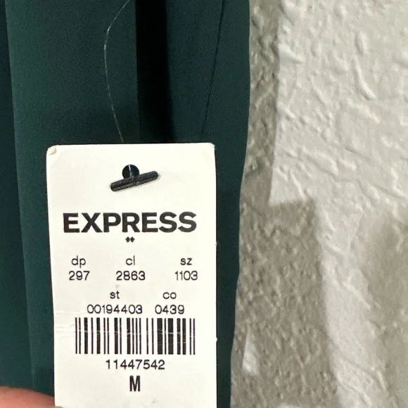 Elegant Green Sleeveless Camisole - Picture 6 of 6